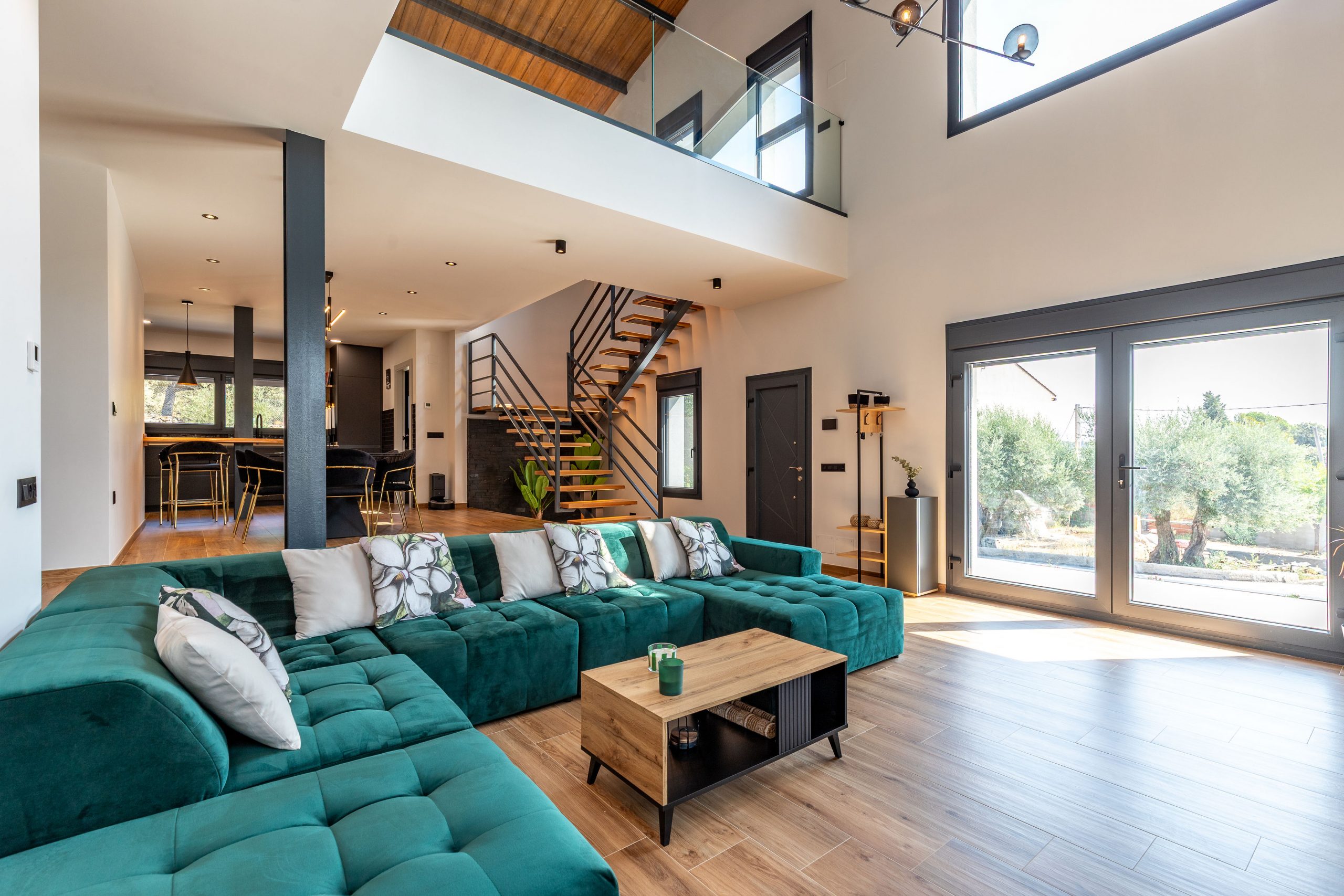 vivienda-unifamiliar-reforma-nave-industrial-a-vivienda-nessarquitectos