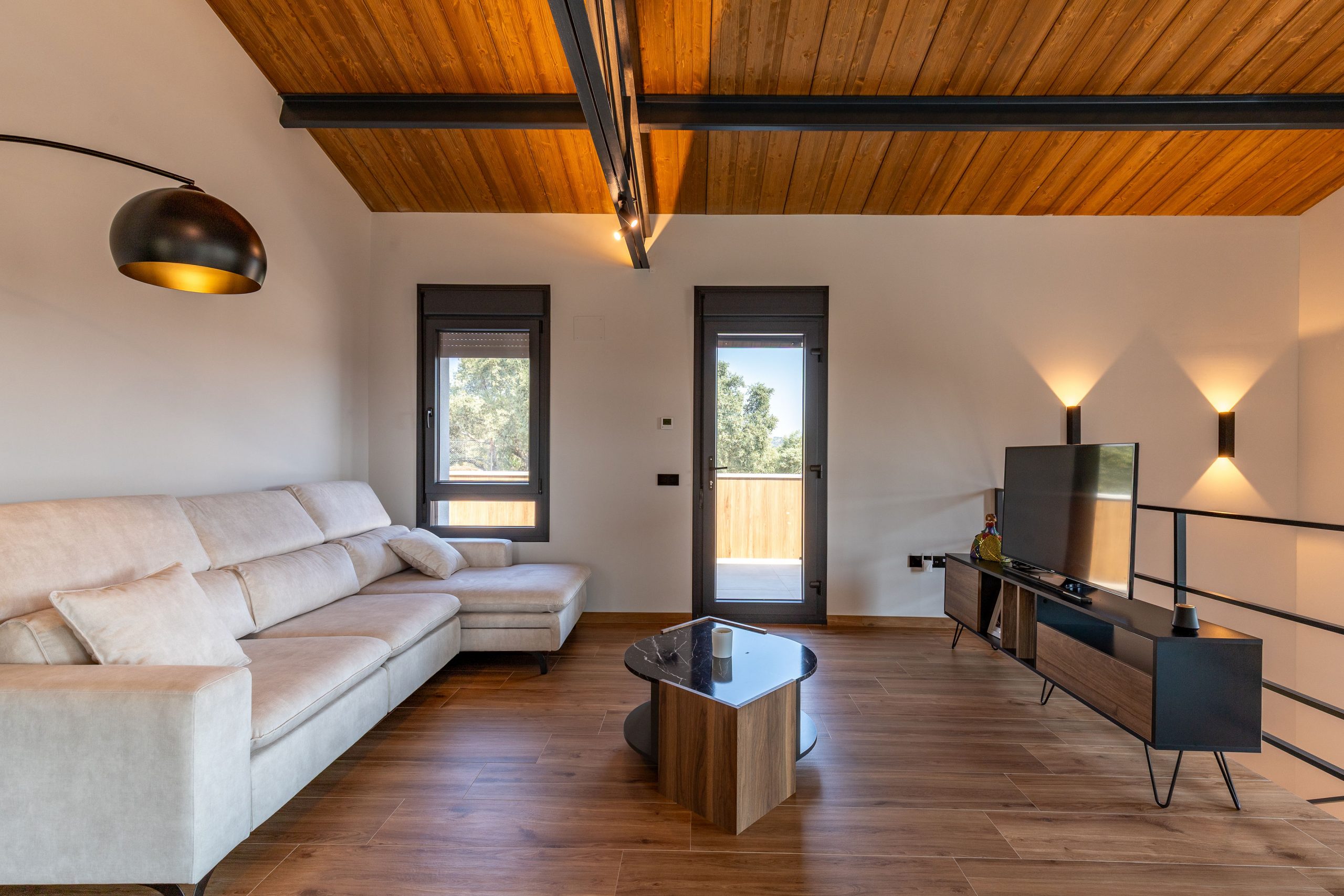 vivienda-unifamiliar-reforma-nave-industrial-a-vivienda-nessarquitectos