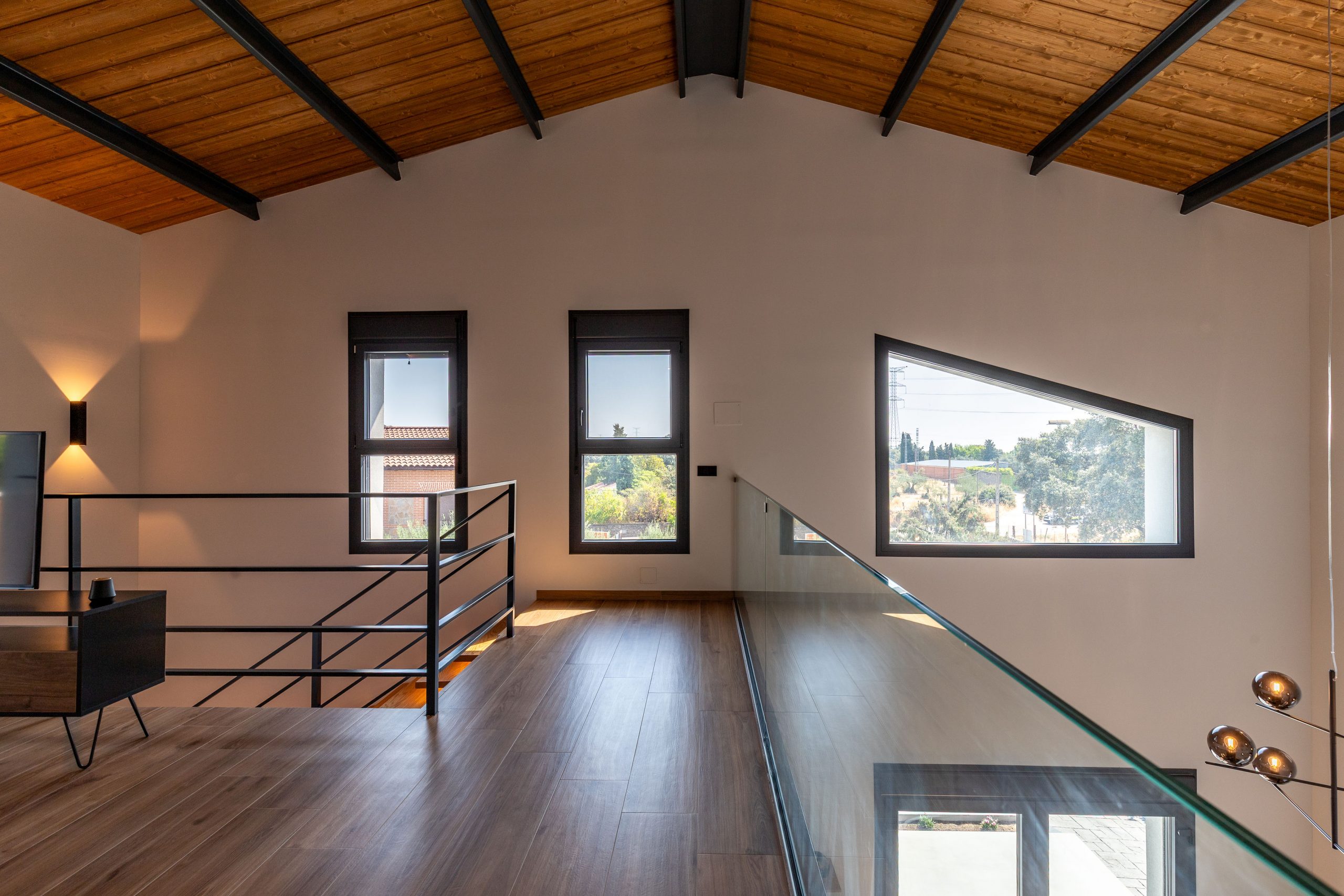 vivienda-unifamiliar-reforma-nave-industrial-a-vivienda-nessarquitectos