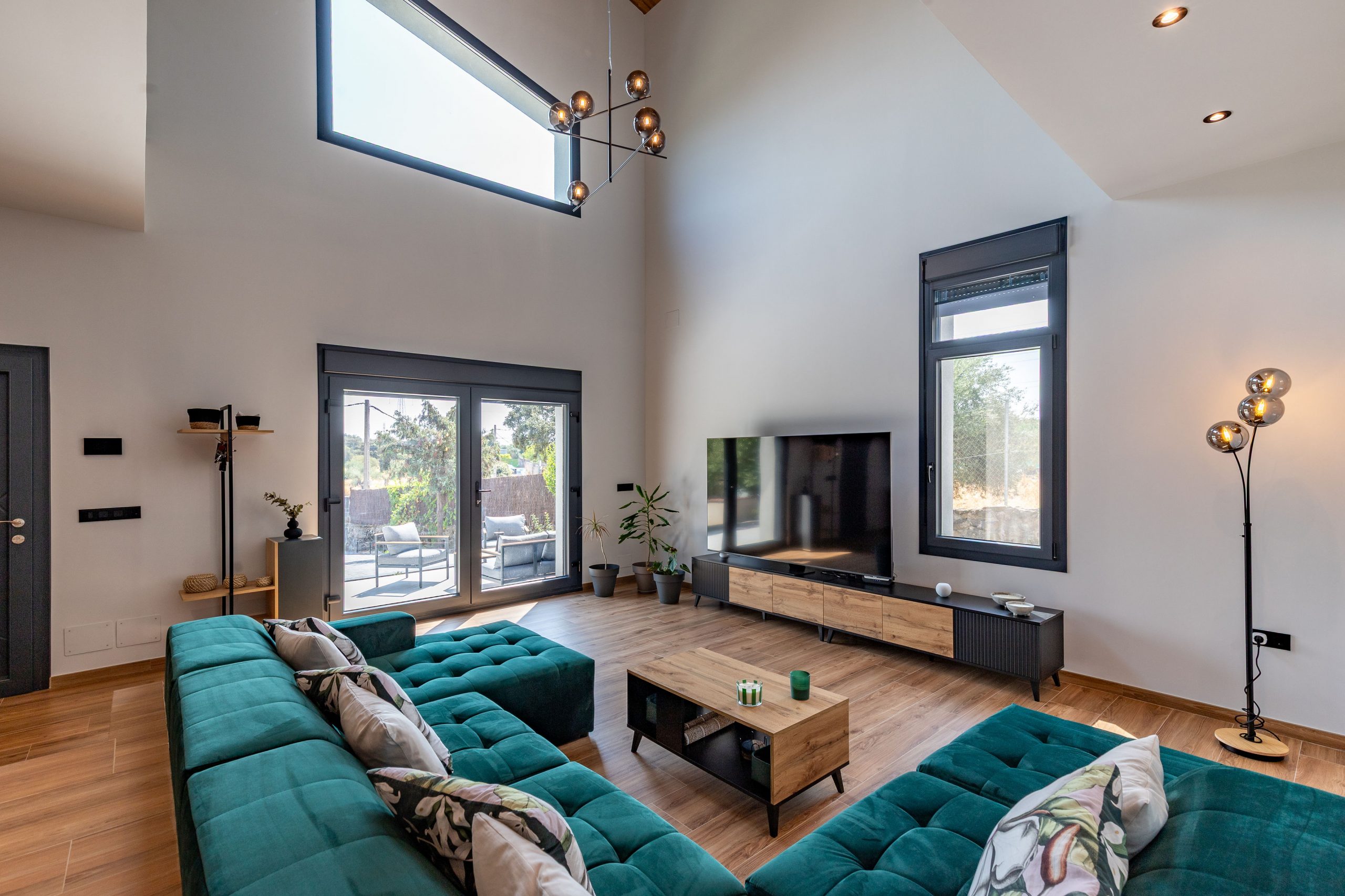 vivienda-unifamiliar-reforma-nave-industrial-a-vivienda-nessarquitectos