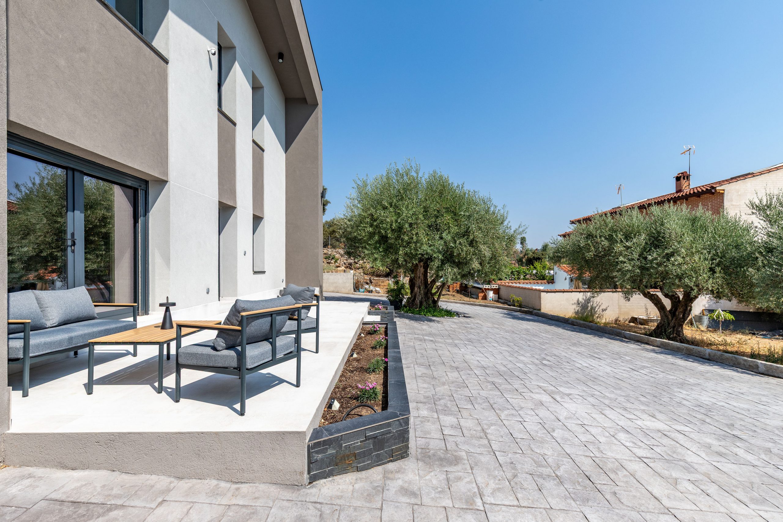 vivienda-unifamiliar-reforma-nave-industrial-a-vivienda-nessarquitectos